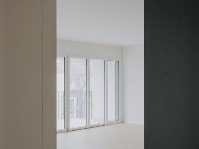 1 Zimmer, 84 m², EG