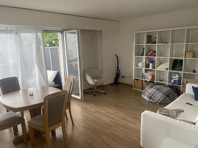 1 Zimmer, 84 m², 1. Stock