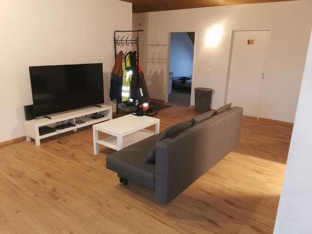 1 Zimmer, 85 m², 2. Stock