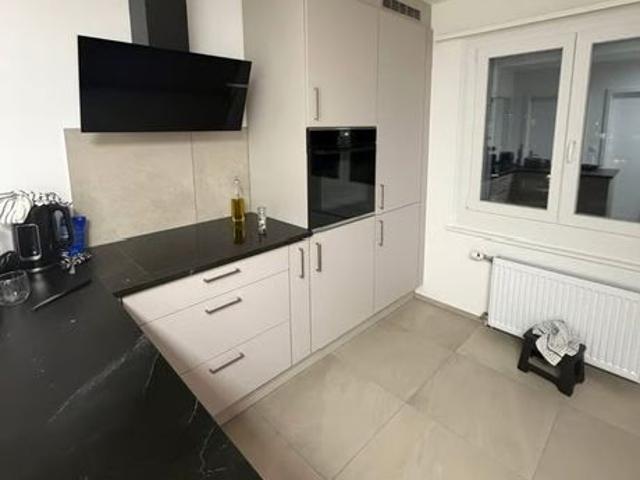 1 Zimmer, 85 m², 4. Stock