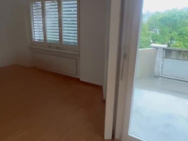 1 Zimmer, 86 m², 2. Stock