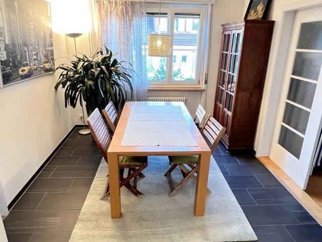 1 Zimmer, 90 m², 1. Stock