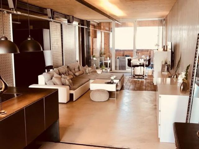 1 Zimmer, 97 m², 2. Stock