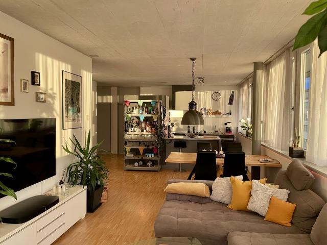 1 Zimmer, 95 m², Untergeschoss