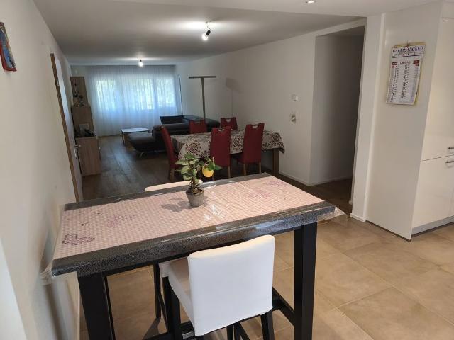 1 Zimmer, 95 m², 1. Stock