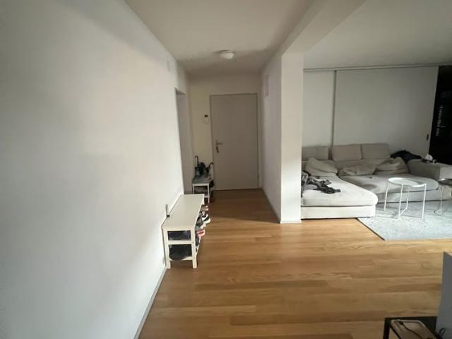 1 Zimmer, 95 m², 3. Stock