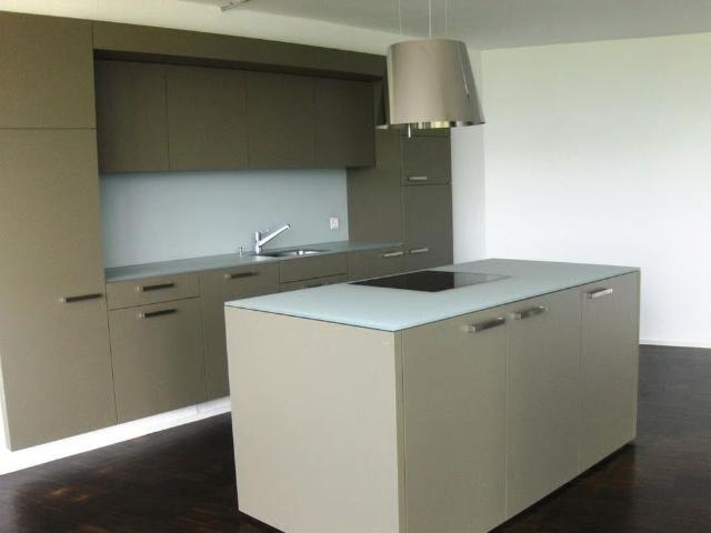 1 Zimmer, 99 m², 3. Stock