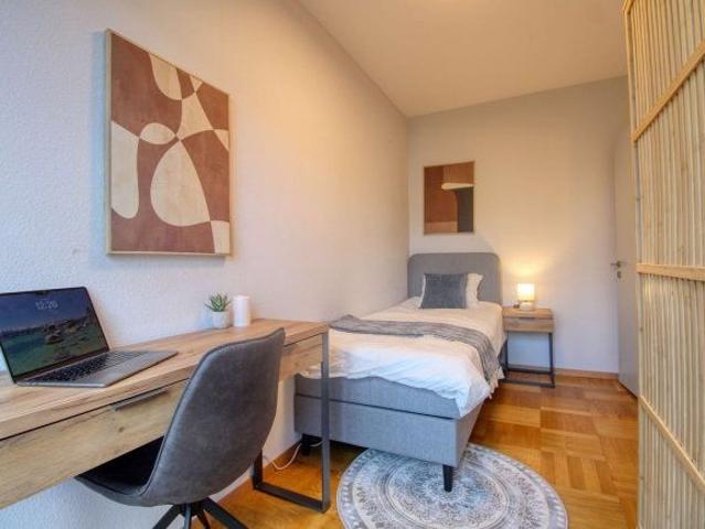 1 Zimmer, 9 m², 3. Stock