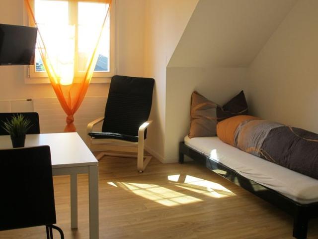1 Zimmer, 9 m², 2. Stock
