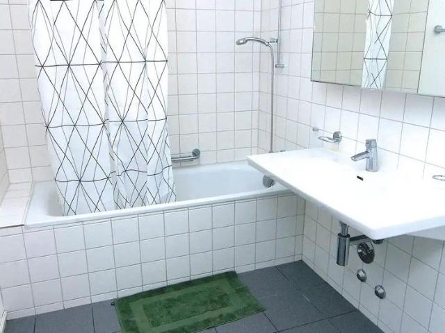 1 Zimmer, 13 m², 1. Stock