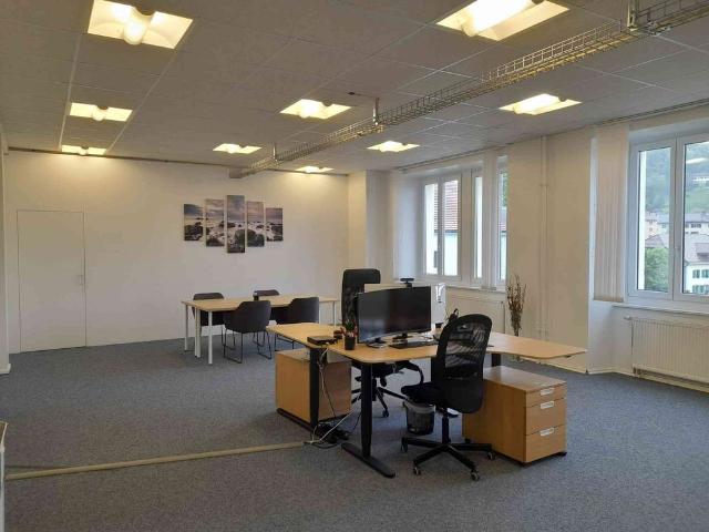 1 Zimmer, 100 m², 2. Stock