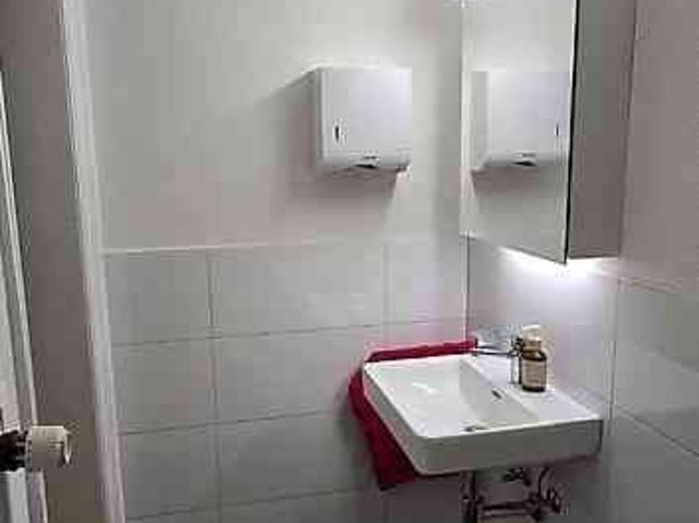 1 Zimmer, 100 m², EG