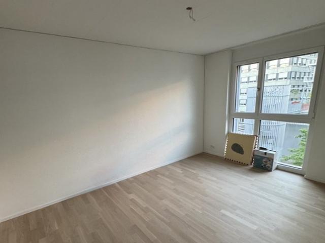 1 Zimmer, 104 m²