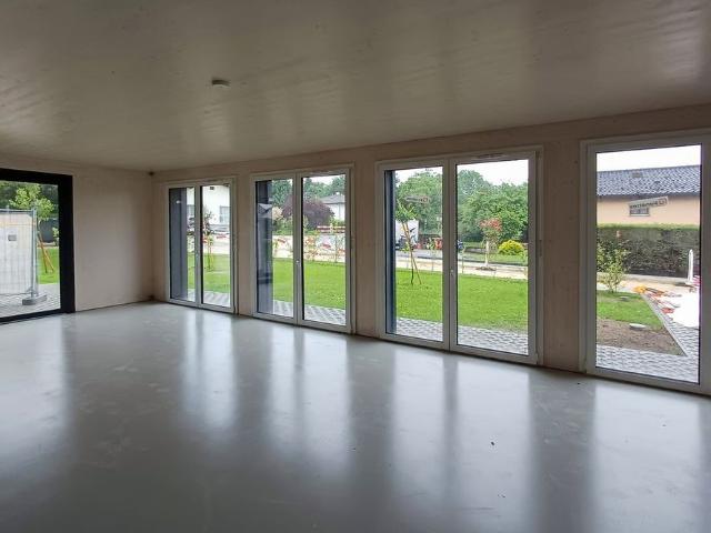 1 Zimmer, 110 m², EG