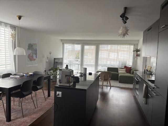 1 Zimmer, 113 m², 2. Stock