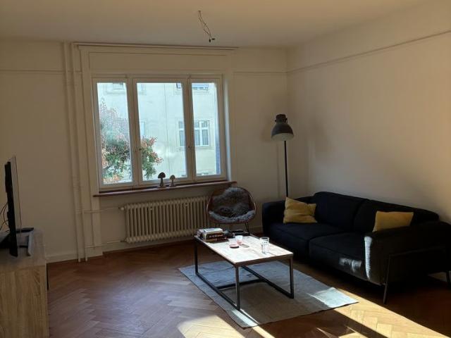 1 Zimmer, 115 m², 1. Stock