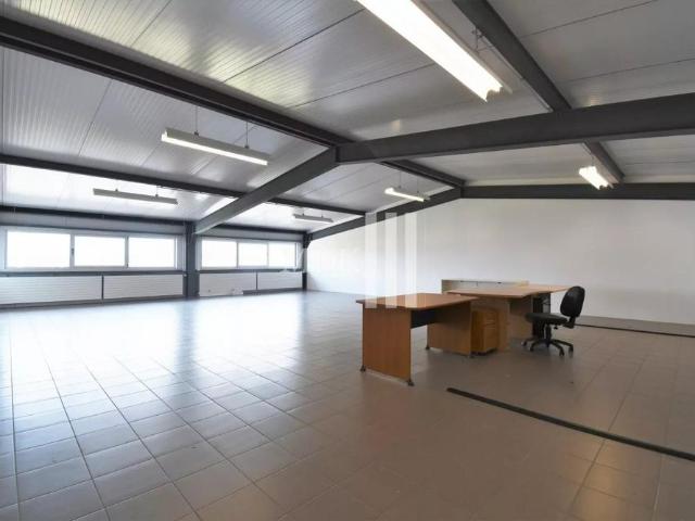 1 Zimmer, 118 m², 1. Stock