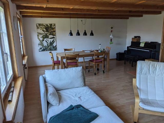 1 Zimmer, 120 m², 1. Stock