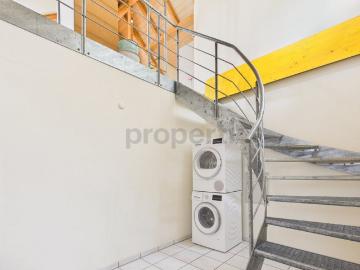 1 Zimmer, 120 m², 2. Stock