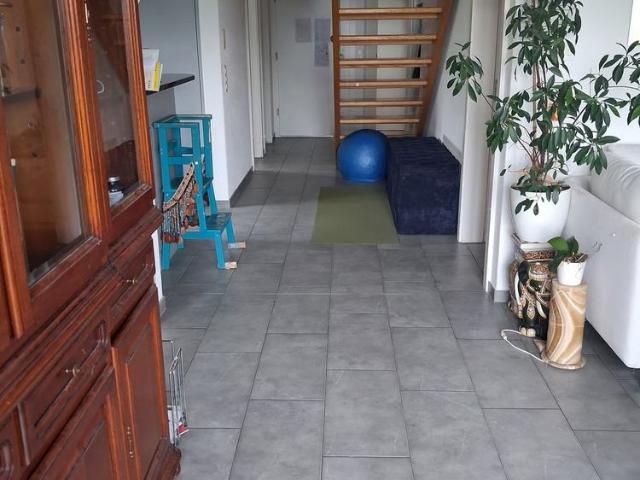 1 Zimmer, 125 m², 2. Stock
