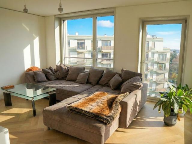 1 Zimmer, 128 m², 6. Stock