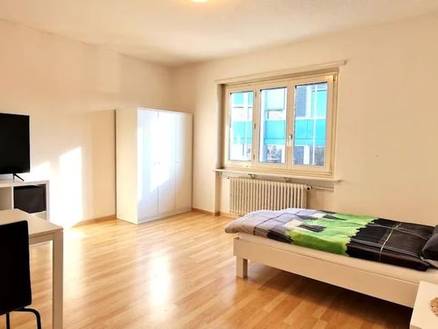 1 Zimmer, 12 m², 1. Stock