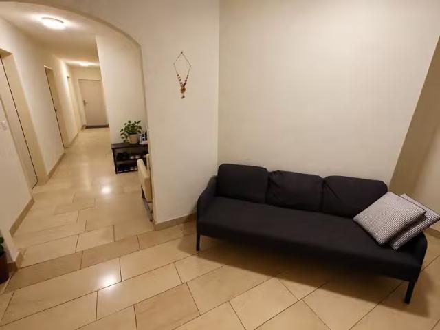 1 Zimmer, 12 m², 1. Stock