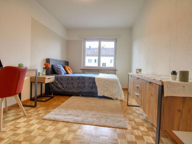 1 Zimmer, 12 m², 2. Stock
