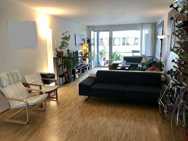 1 Zimmer, 142 m², 1. Stock