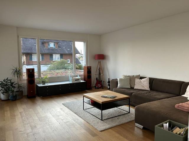 1 Zimmer, 156 m², 1. Stock