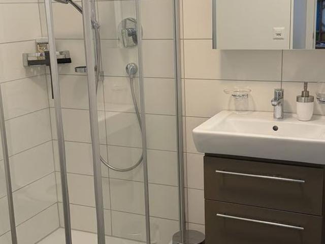 1 Zimmer, 170 m², 3. Stock
