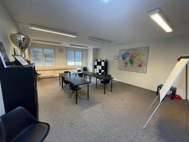 1 Zimmer, 178 m², 2. Stock