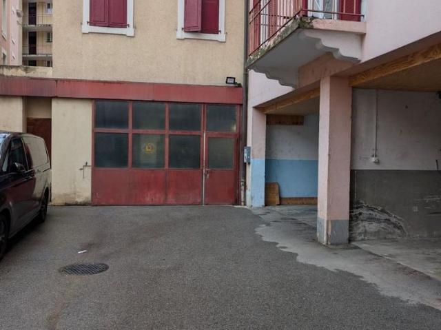 1 Zimmer, 200 m², EG