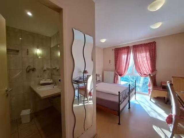 1 Zimmer 20 m² 870 € Kaltmiete Wohnungen in Karlstein a..