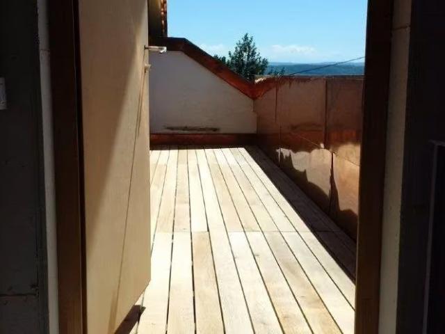 1 Zimmer, 250 m²