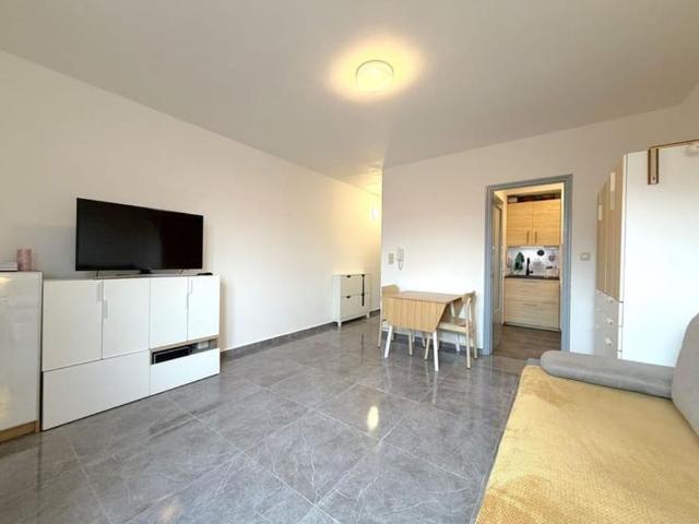 1 Zimmer, 25 m², 2. Stock