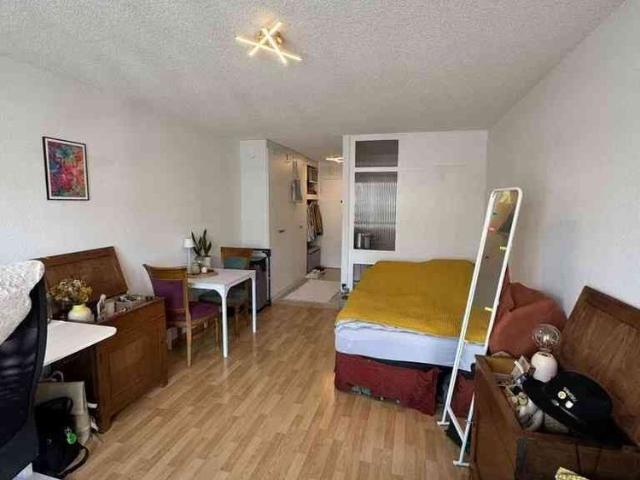 1 Zimmer, 25 m², 4. Stock