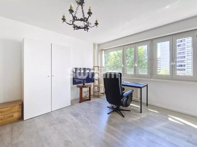 1 Zimmer, 28 m², 2. Stock