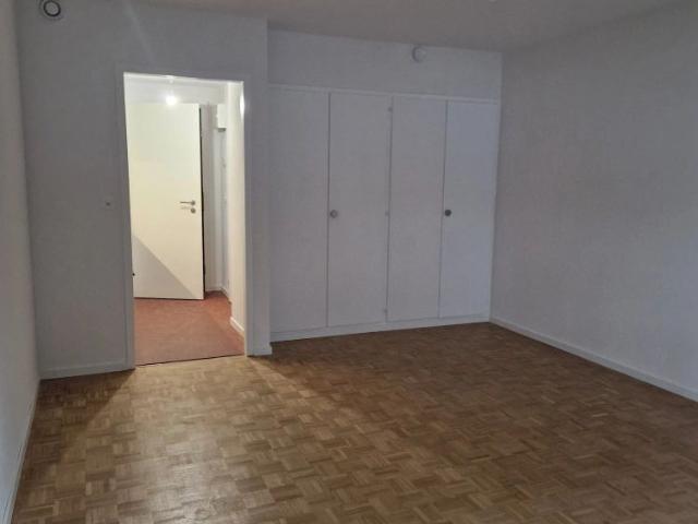 1 Zimmer, 28 m², 2. Stock