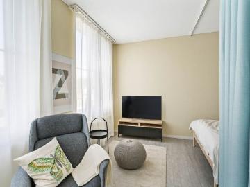 1 Zimmer, 30 m², 2. Stock