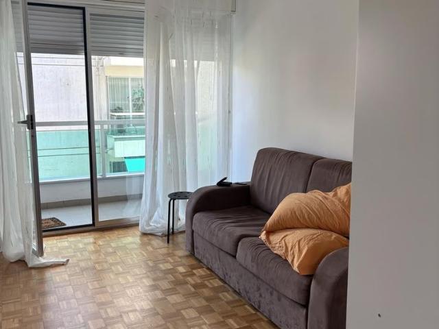 1 Zimmer, 30 m², 2. Stock