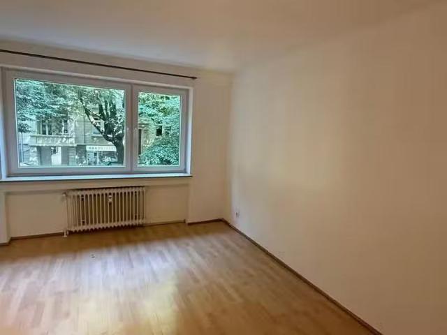 1 Zimmer 30 m² 450 € Kaltmiete Wohnungen in Wiesbaden Rhe.