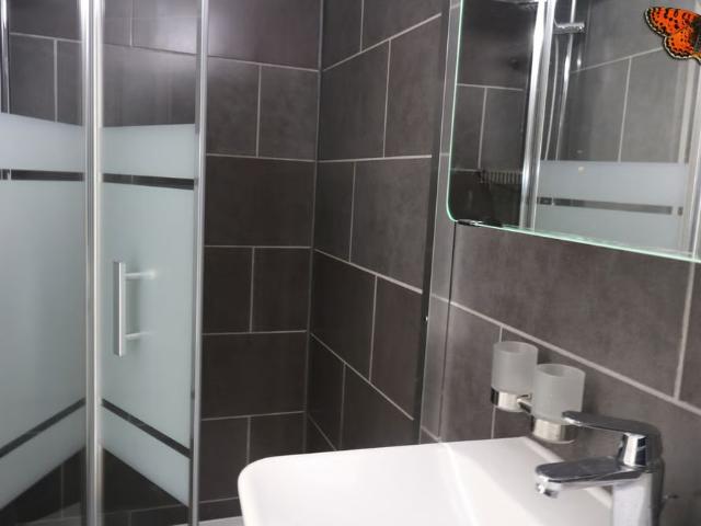 1 Zimmer, 34 m², 1. Stock