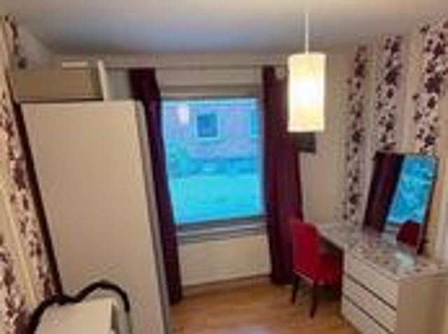 1 Zimmer WG Für Frauen 450,00 EUR Kaltmiete, ca.48,00 m²
