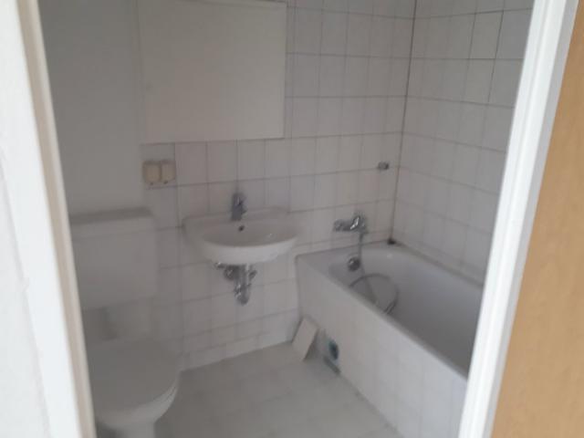 1 Zimmer Wohnung mit Badewanne