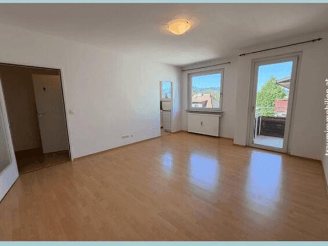 1 Zimmer Wohnung mit Balkon, Uni Nähe — Klagenfurt