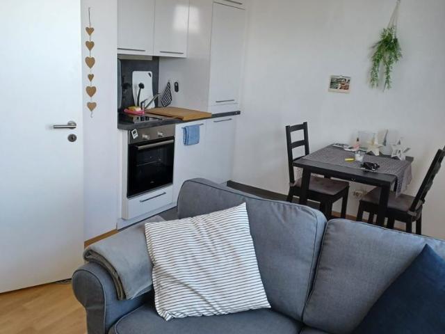 1 Zimmer Wohnung mit EBK, FBH am neuen Hafen!