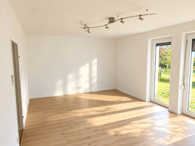 1 Zimmer Wohnung mit kleinem Gartenbereich