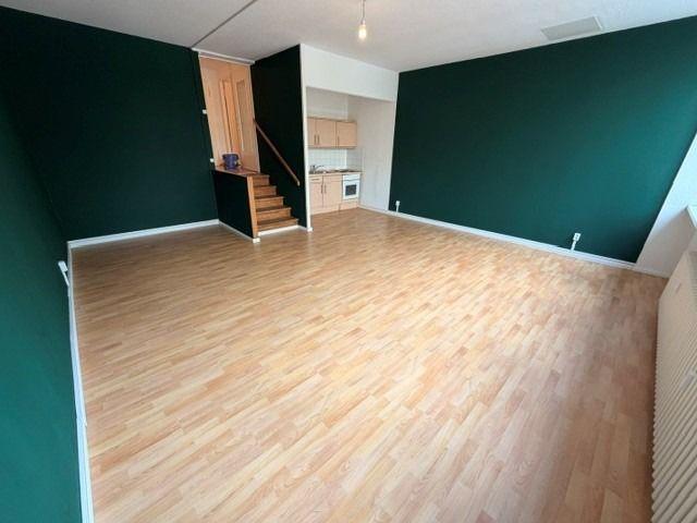 1 Zimmer Wohnung mit Laminatfußboden und Einbauküche in Berlin Westend!
