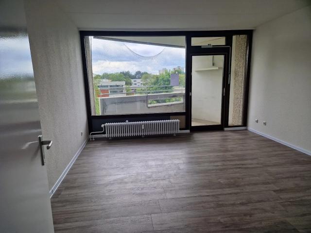 1 Zimmer Wohnung mit offenem Wohnbereich aktuell in Renovierung!